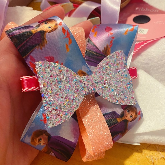 I am selling boutique bows can make any kind - Picture 7 of 7